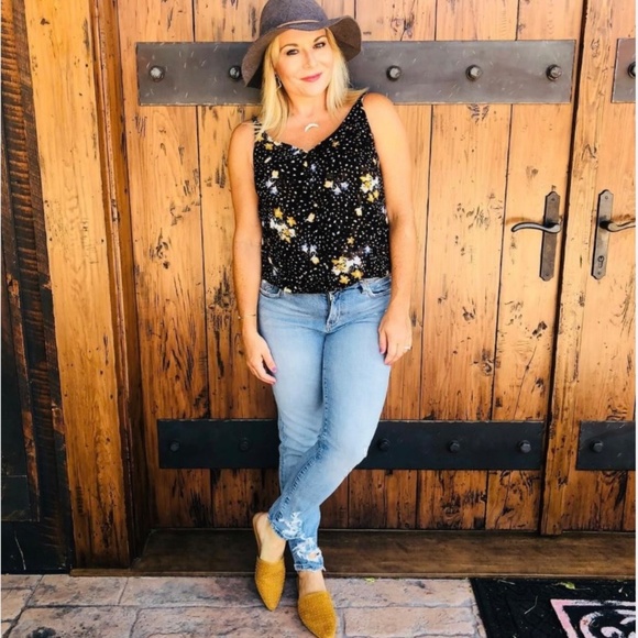 ✨NWOT✨ CAbi Cluster Cami - Sz S - Picture 10 of 10